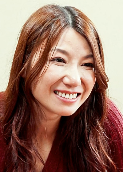 離婚して離れてひとりで暮らす母に思いを打ち明ける愚息、一途な思いに揺れ一線を越えてしまう家庭内の禁断の肉欲SEX!