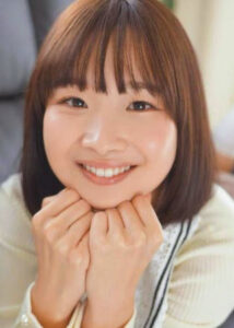 足を舐めて土下座懇願するぐらいデカチンを求める体に教育する3本番 保育士2年目 石川くるみ（22）石川くるみ