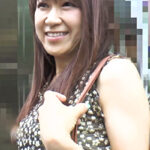 笑顔がカワイイ人妻が他人棒に感じまくる姿、エロイ！