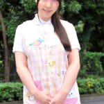 子供が大好き！どんなときでも笑顔あふれる素人の巨乳お姉さん限定！童貞クンの夢である授乳手コキをお願いしたら心優しい新人の幼稚園の先生＆保母さんは大きなおっぱいと母性愛を刺激され筆おろしSEXしてくれるのか！？ のぞみ　レビュー-