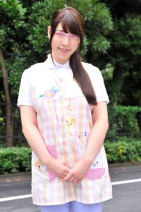 子供が大好き！どんなときでも笑顔あふれる素人の巨乳お姉さん限定！童貞クンの夢である授乳手コキをお願いしたら心優しい新人の幼稚園の先生＆保母さんは大きなおっぱいと母性愛を刺激され筆おろしSEXしてくれるのか！？ のぞみ　レビュー-
