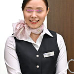 しごいてしゃぶってヌキまくり！！大手航空会社勤務の憧れのキャビンアテンダントが無数に生えた壁ち○ぽの即ヌキに挑戦！黒パンスト美脚CAうみかさん