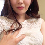 モデルみたいな美巨乳奥様に注がれるザーメン