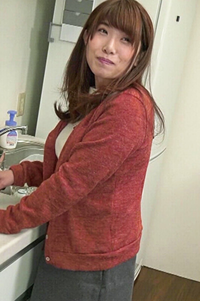 地味めなパイパン巨乳妻が義父に誘われて・・・。
